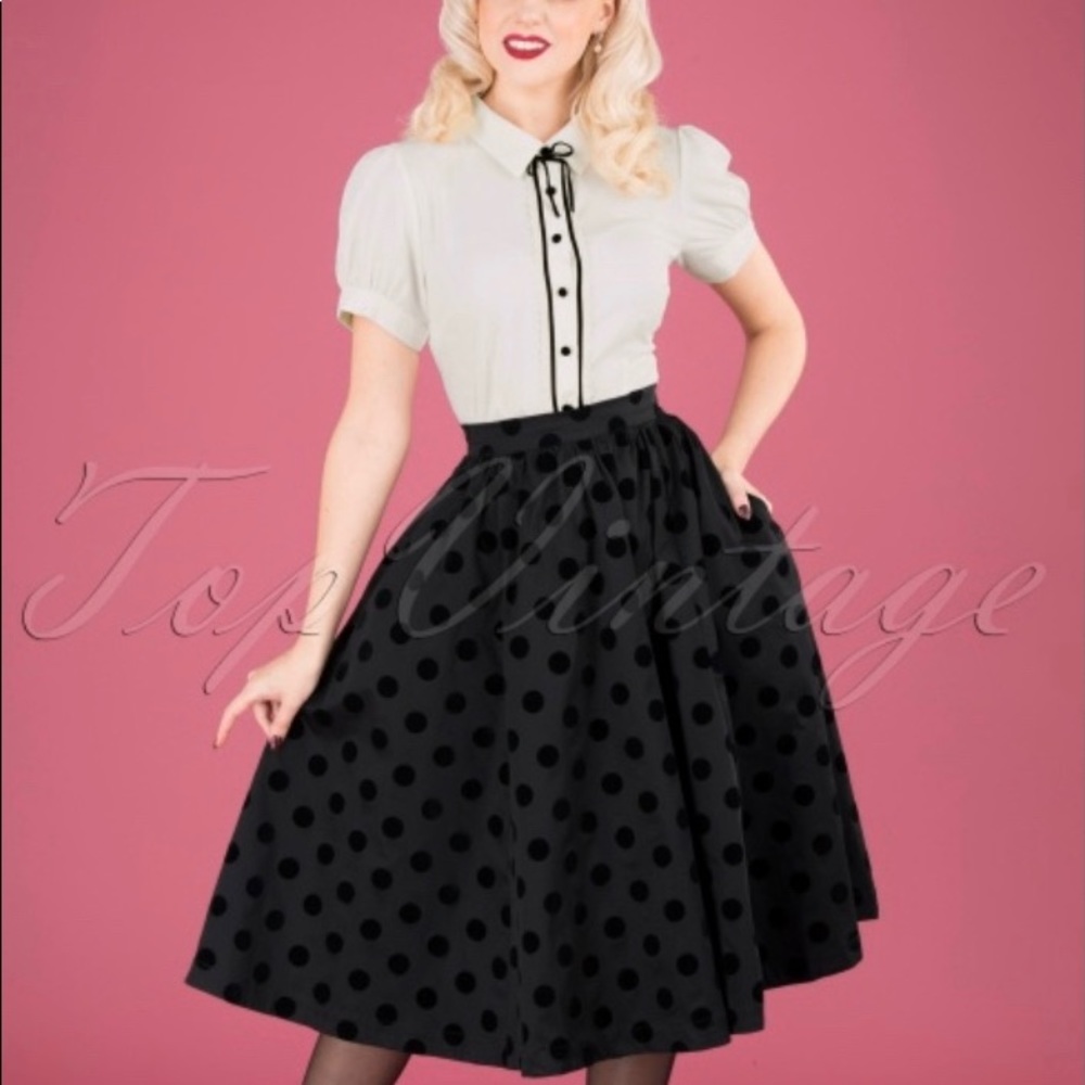 🦋NWT Hearts and Roses Polkadot Skirt